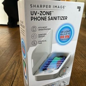 Uv -zone phone sanitizer